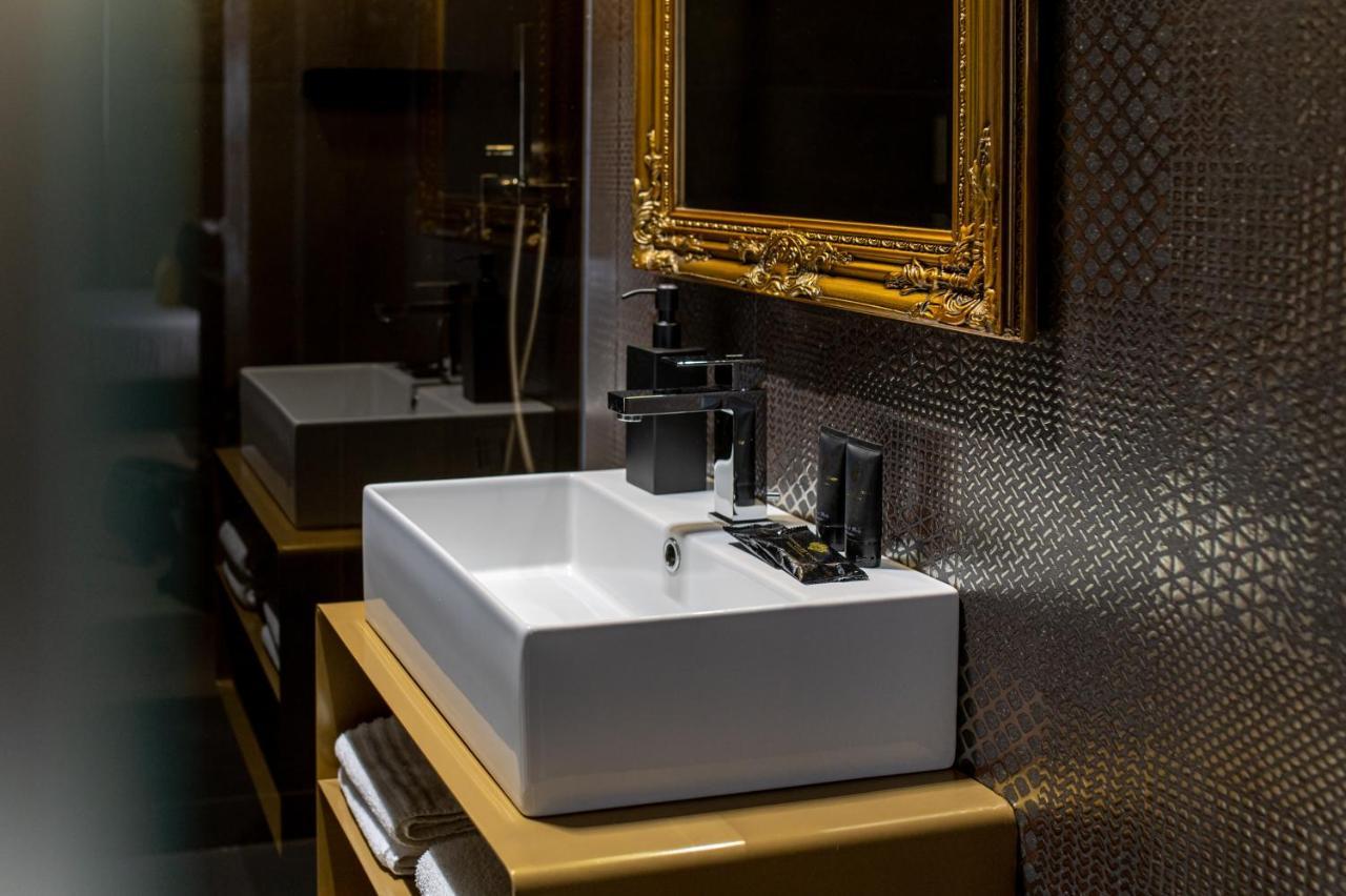 Plebiscito Boutique Rooms Наполи Екстериор снимка