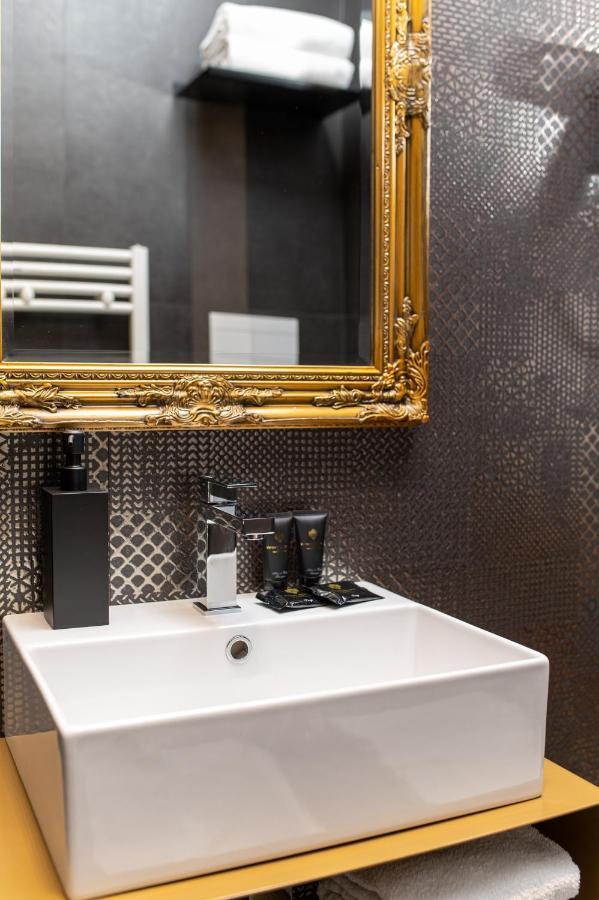 Plebiscito Boutique Rooms Наполи Екстериор снимка